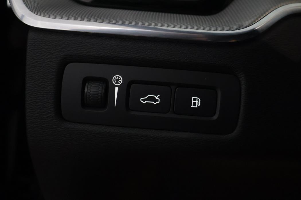 VOLVO XC60 2022