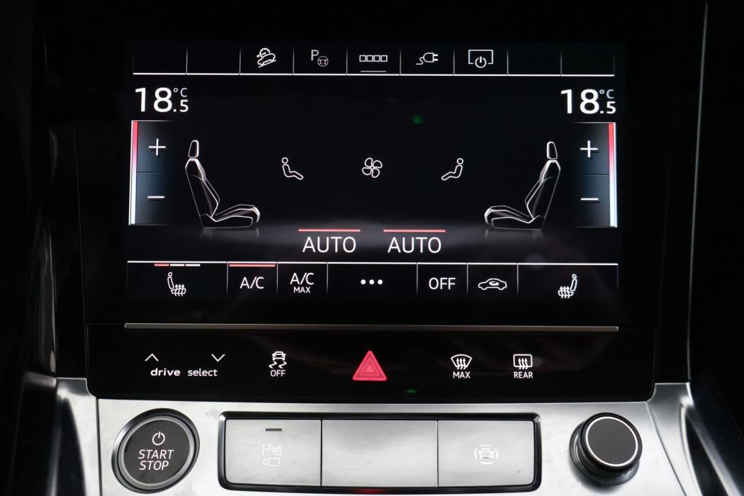 AUDI Q8 e-tron 2024