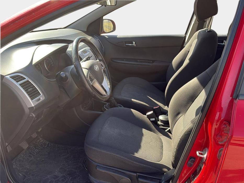 HYUNDAI i20 2012