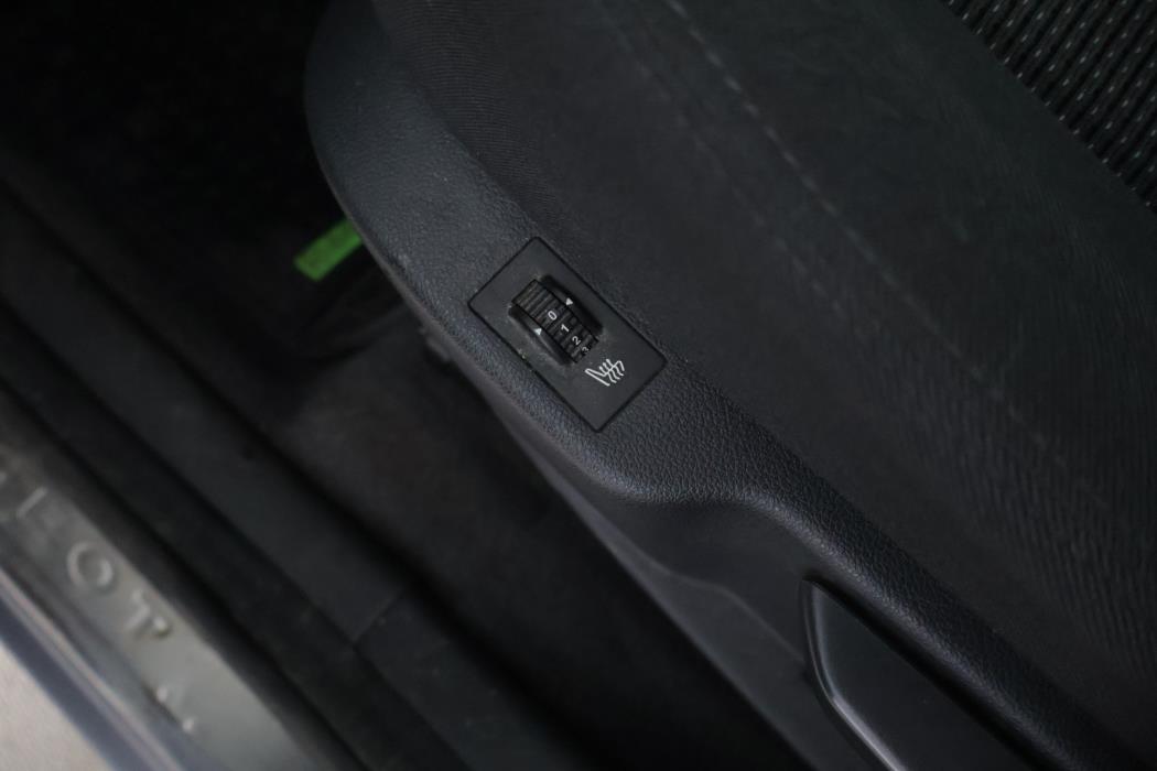 PEUGEOT 5008 2014