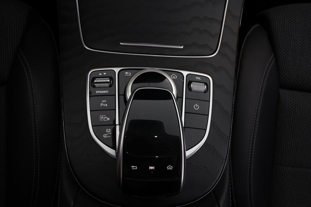 MERCEDES-BENZ E 2019