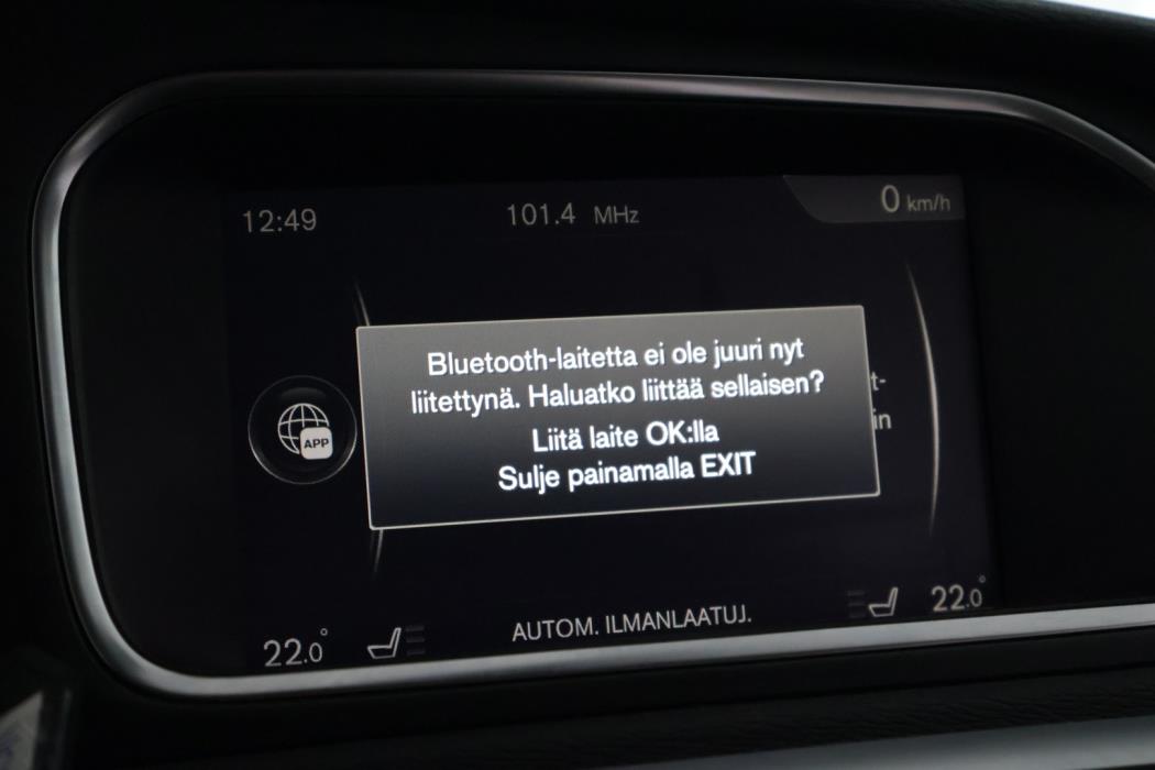 VOLVO V40 2018