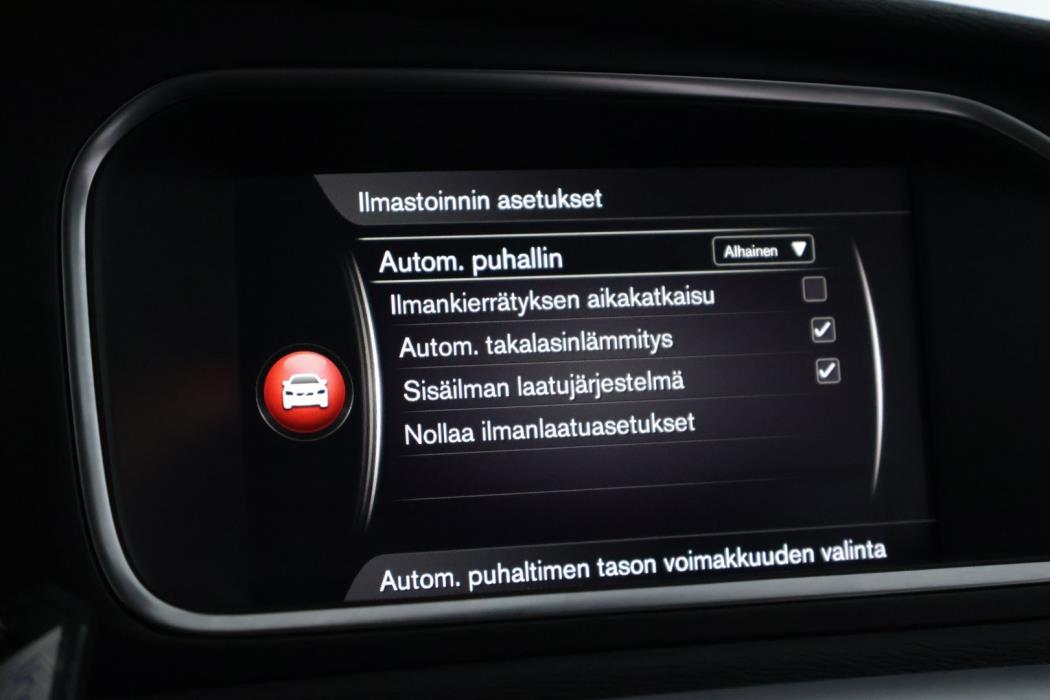 VOLVO V40 2018