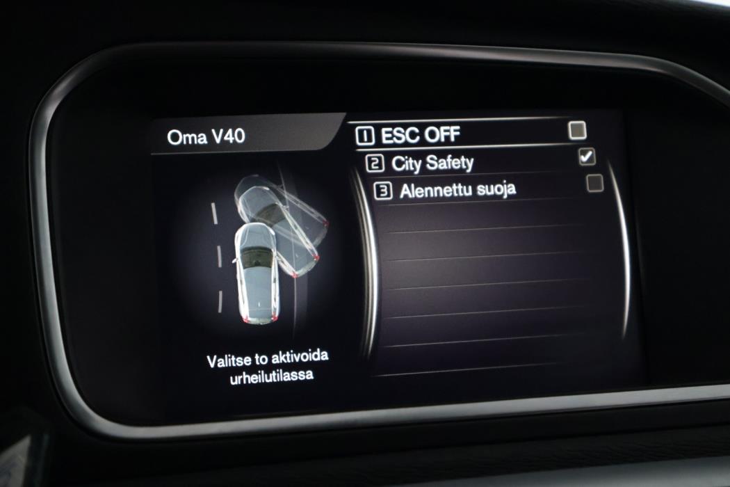 VOLVO V40 2018