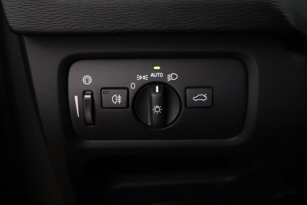 VOLVO V40 2018