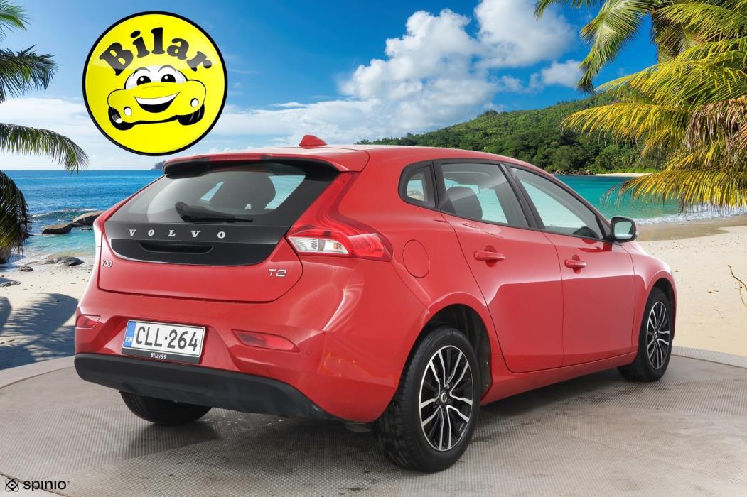 VOLVO V40 2018