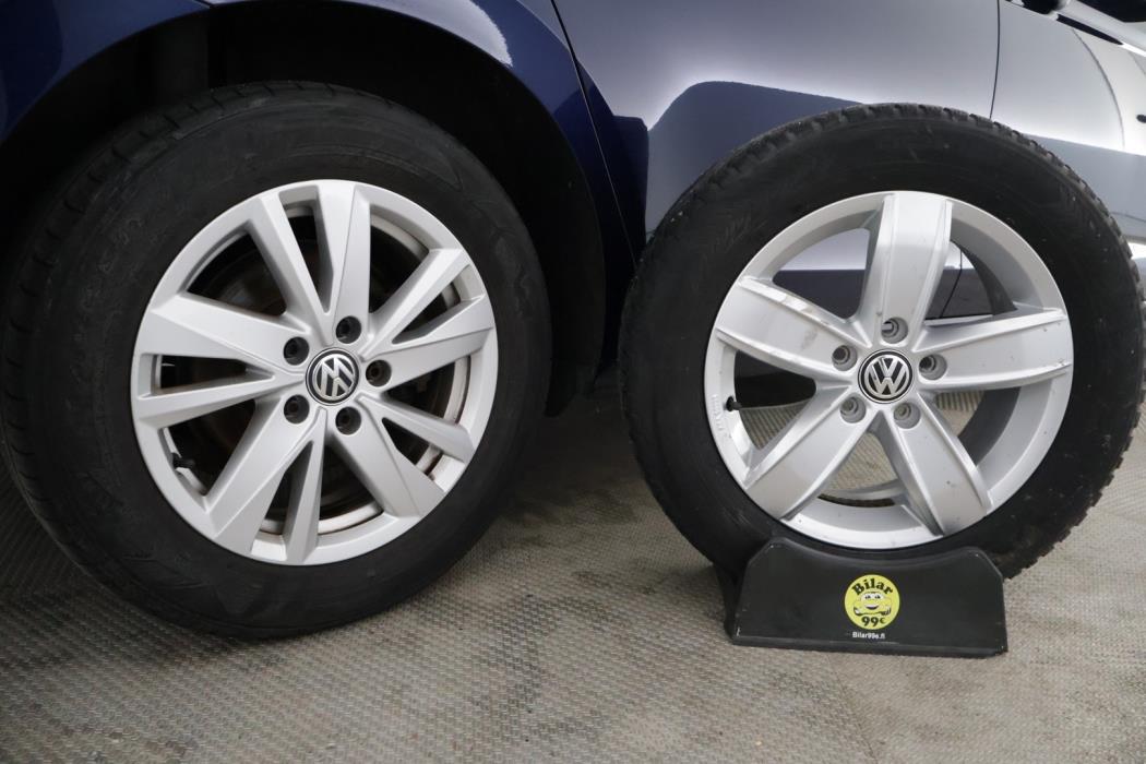VOLKSWAGEN Touran 2019