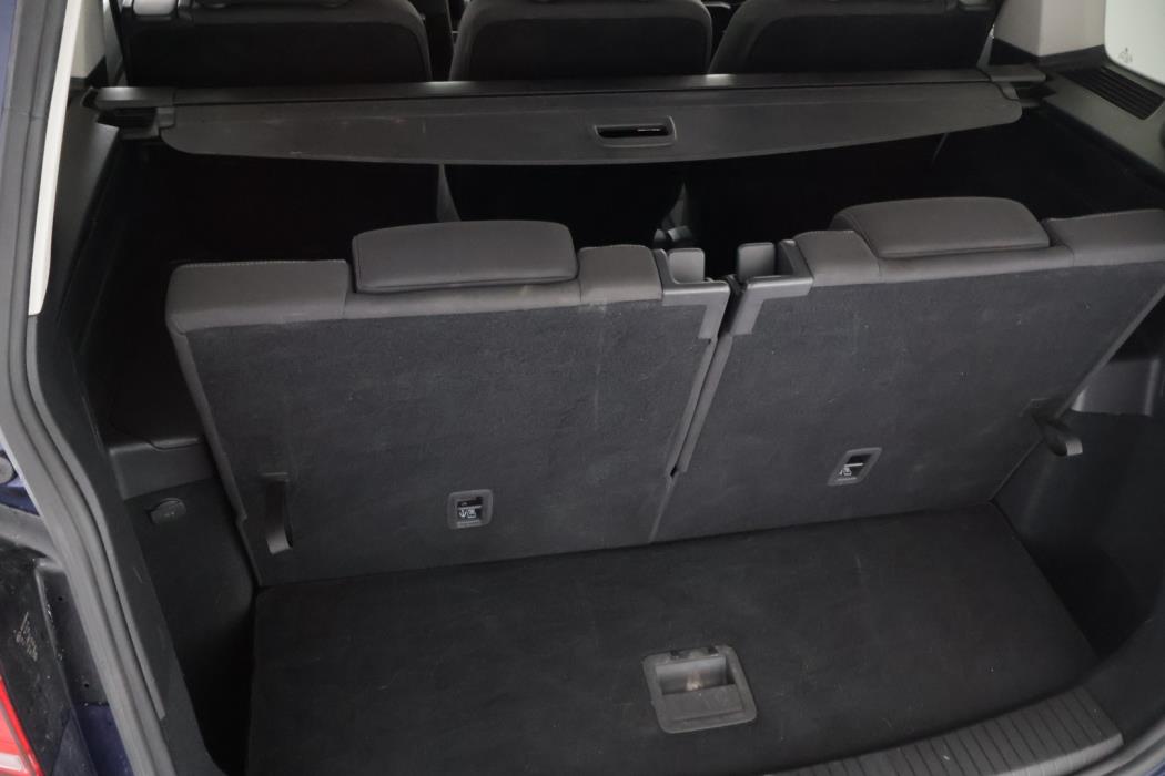 VOLKSWAGEN Touran 2019