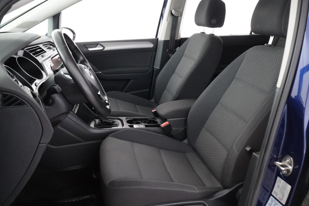 VOLKSWAGEN Touran 2019