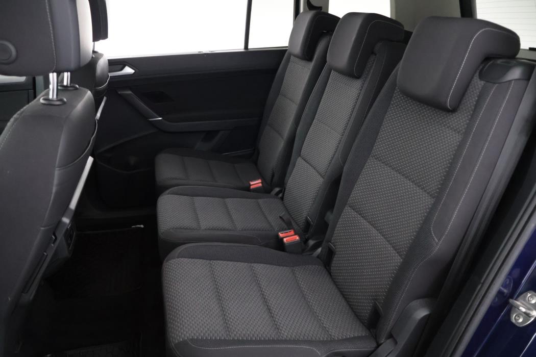 VOLKSWAGEN Touran 2019