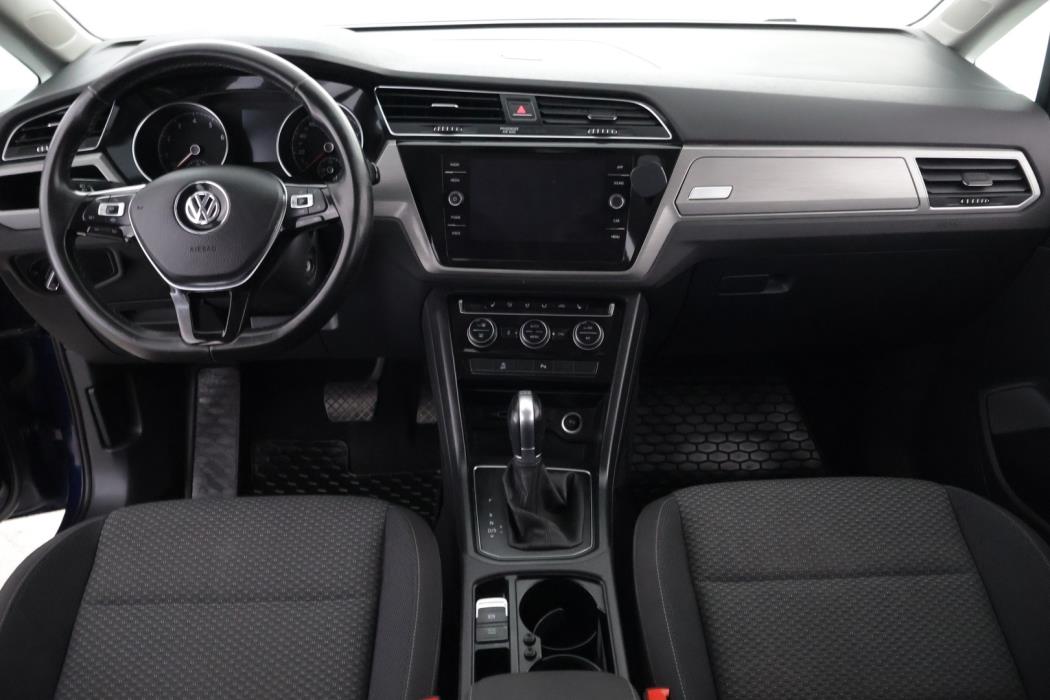 VOLKSWAGEN Touran 2019