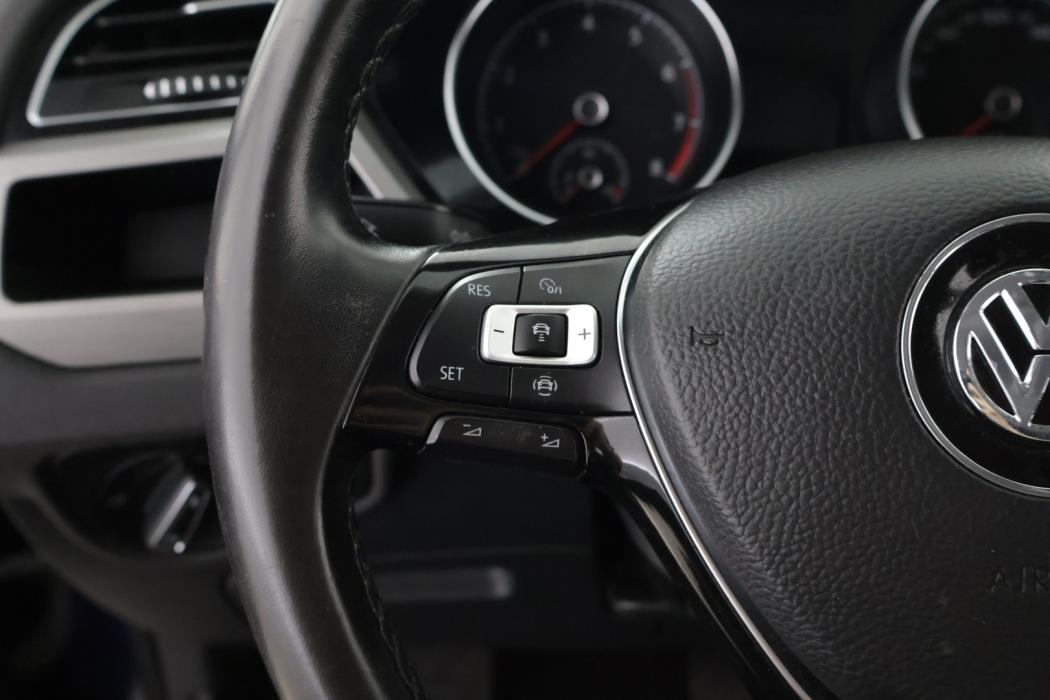 VOLKSWAGEN Touran 2019