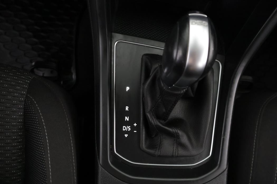 VOLKSWAGEN Touran 2019