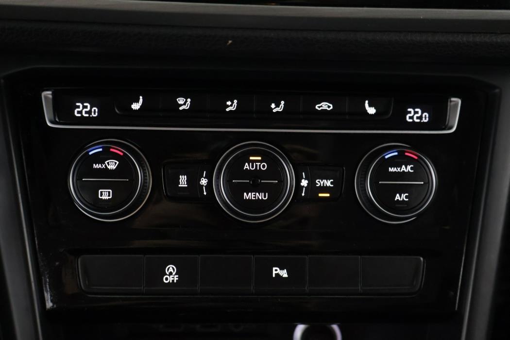 VOLKSWAGEN Touran 2019