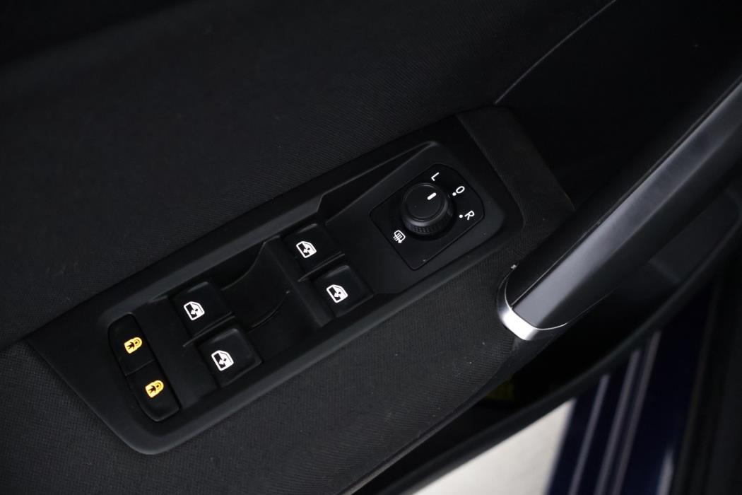 VOLKSWAGEN Touran 2019