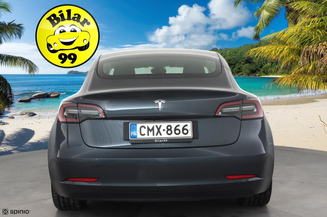 TESLA Model 3 2022