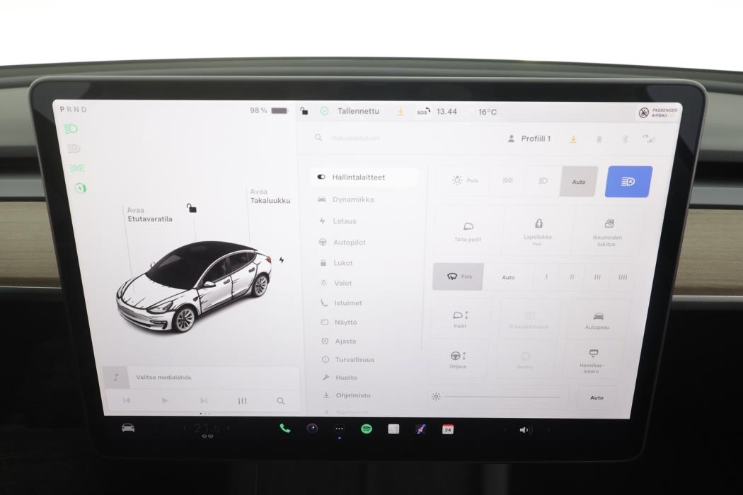 TESLA Model 3 2021