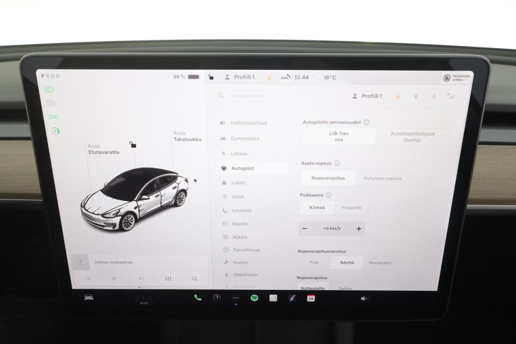TESLA Model 3 2021