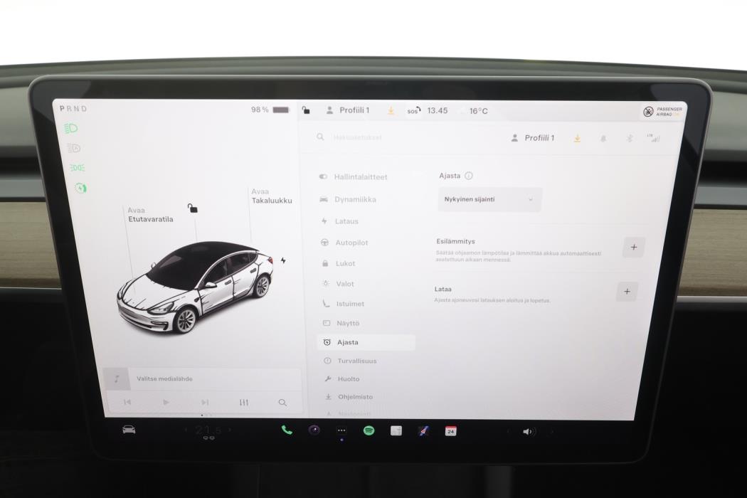 TESLA Model 3 2021
