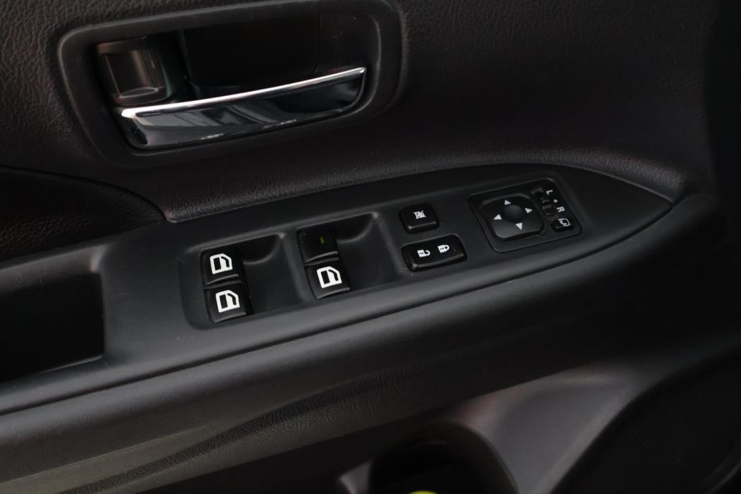 MITSUBISHI Outlander 2014