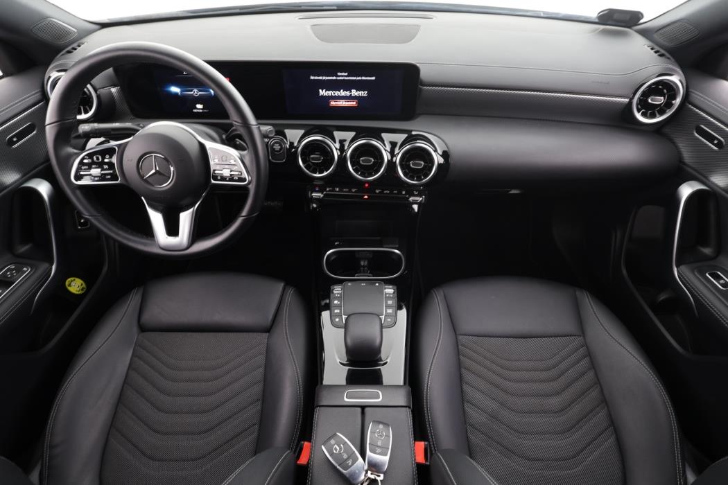 MERCEDES-BENZ CLA 2023