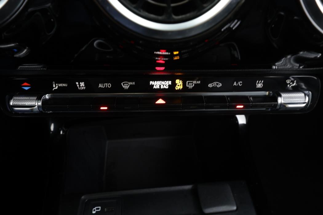 MERCEDES-BENZ CLA 2023