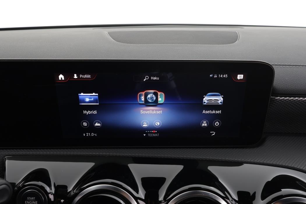 MERCEDES-BENZ CLA 2023