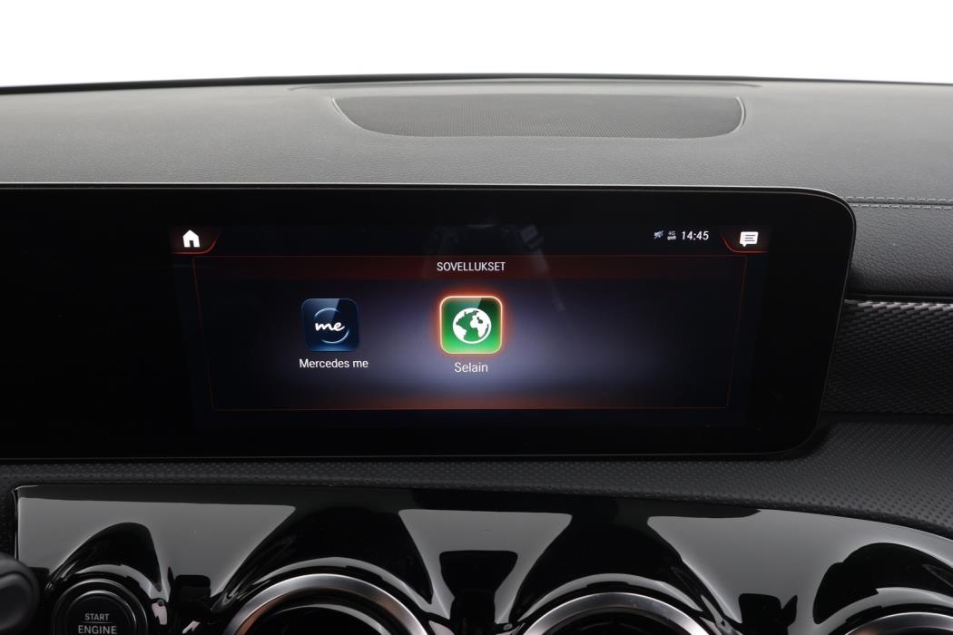 MERCEDES-BENZ CLA 2023