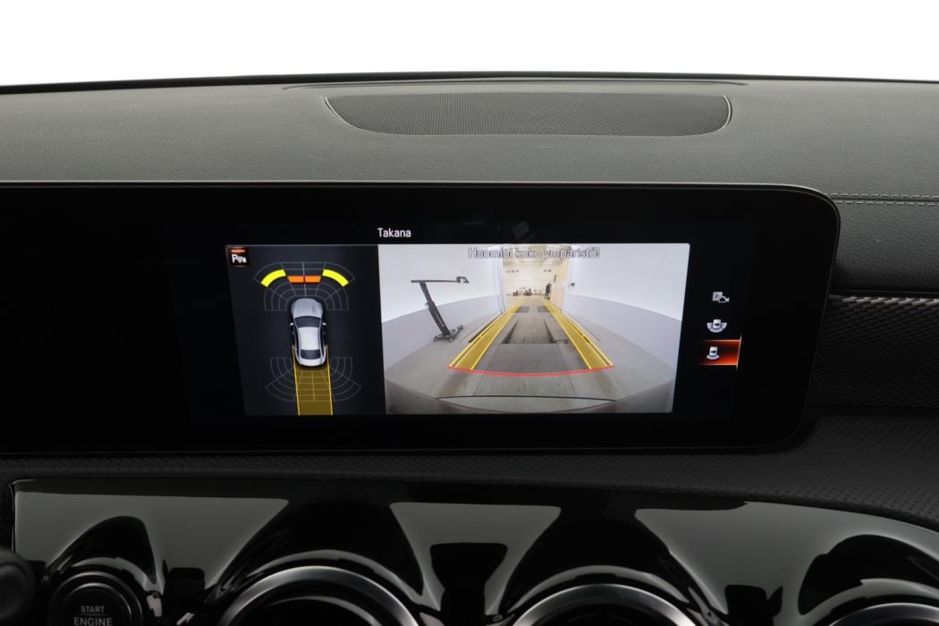 MERCEDES-BENZ CLA 2023