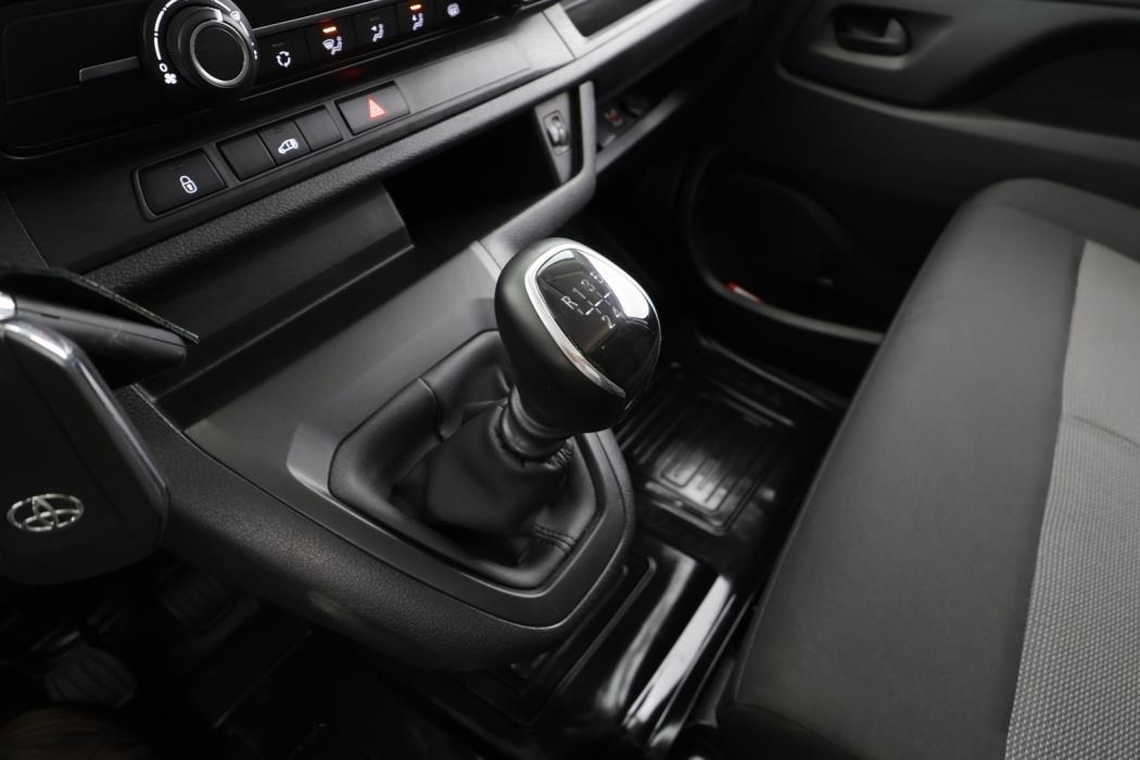 TOYOTA Proace 2024