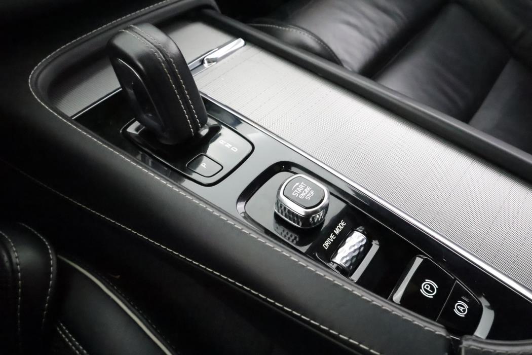 VOLVO XC90 2020