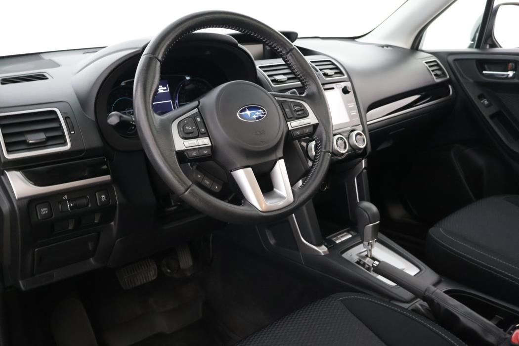 SUBARU Forester 2017