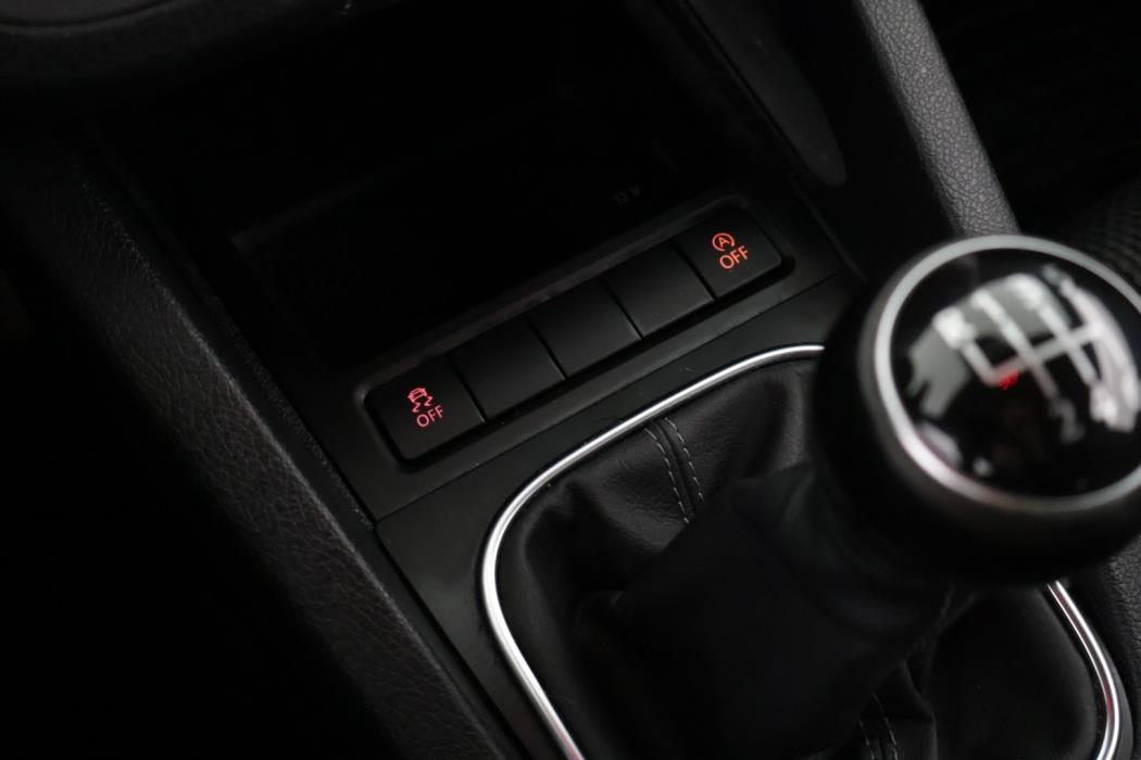 VOLKSWAGEN Scirocco 2011