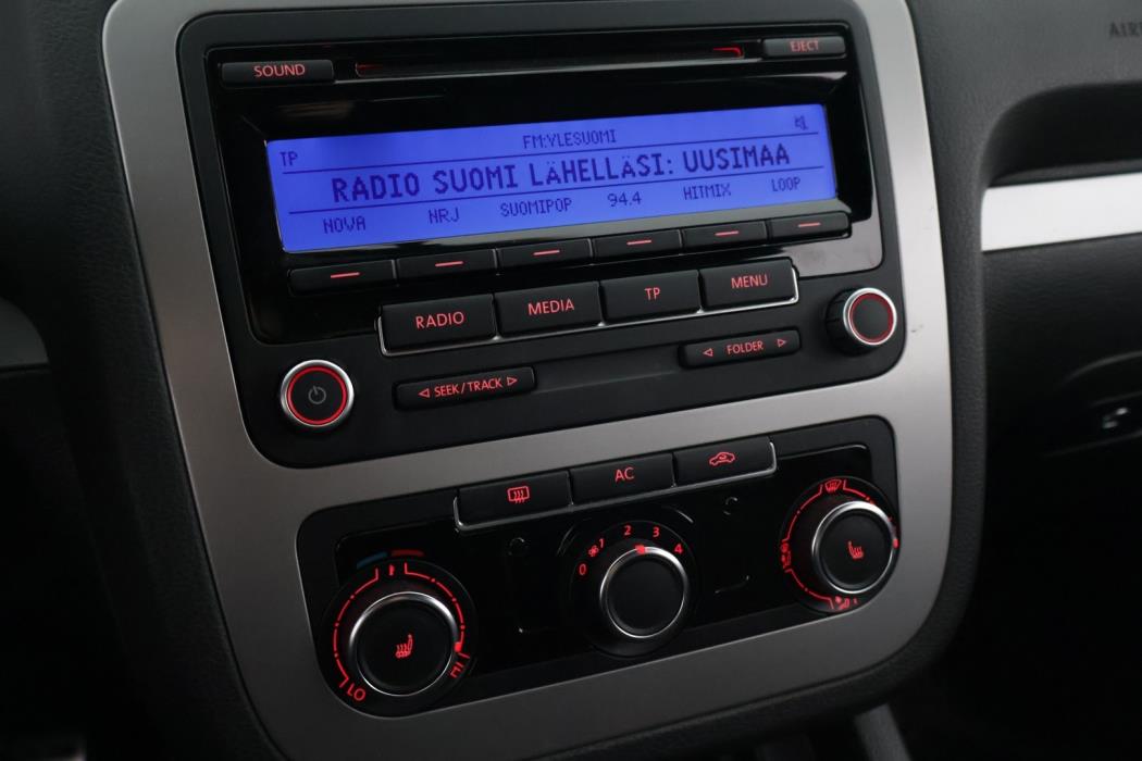 VOLKSWAGEN Scirocco 2011