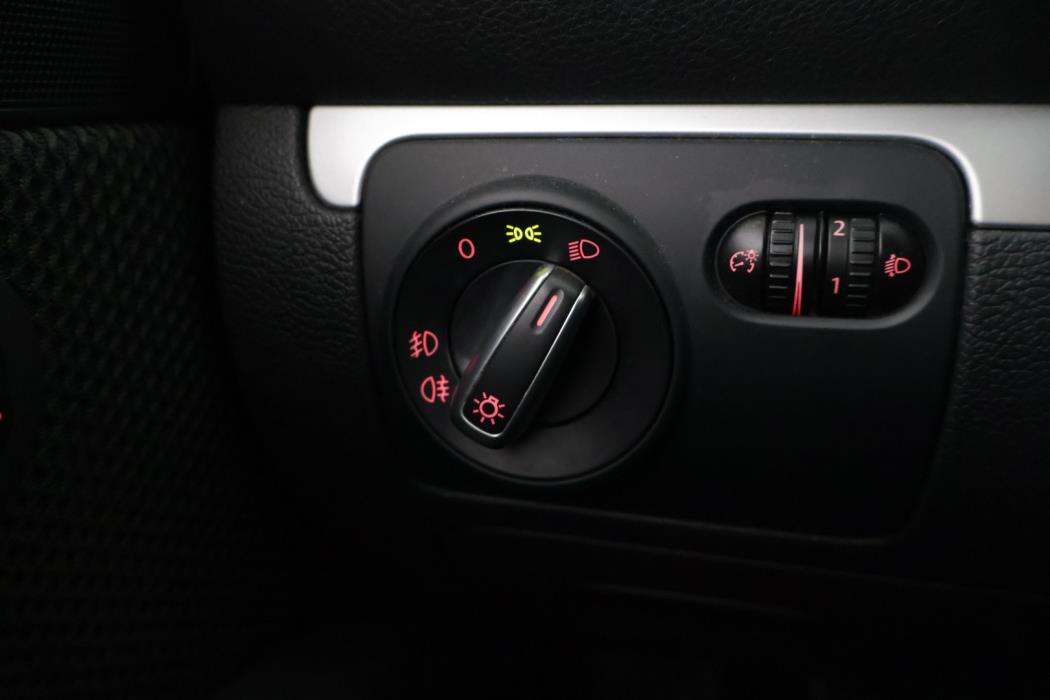 VOLKSWAGEN Scirocco 2011