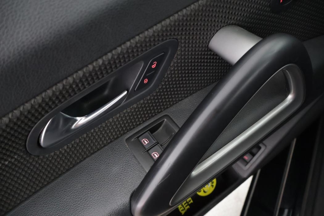 VOLKSWAGEN Scirocco 2011