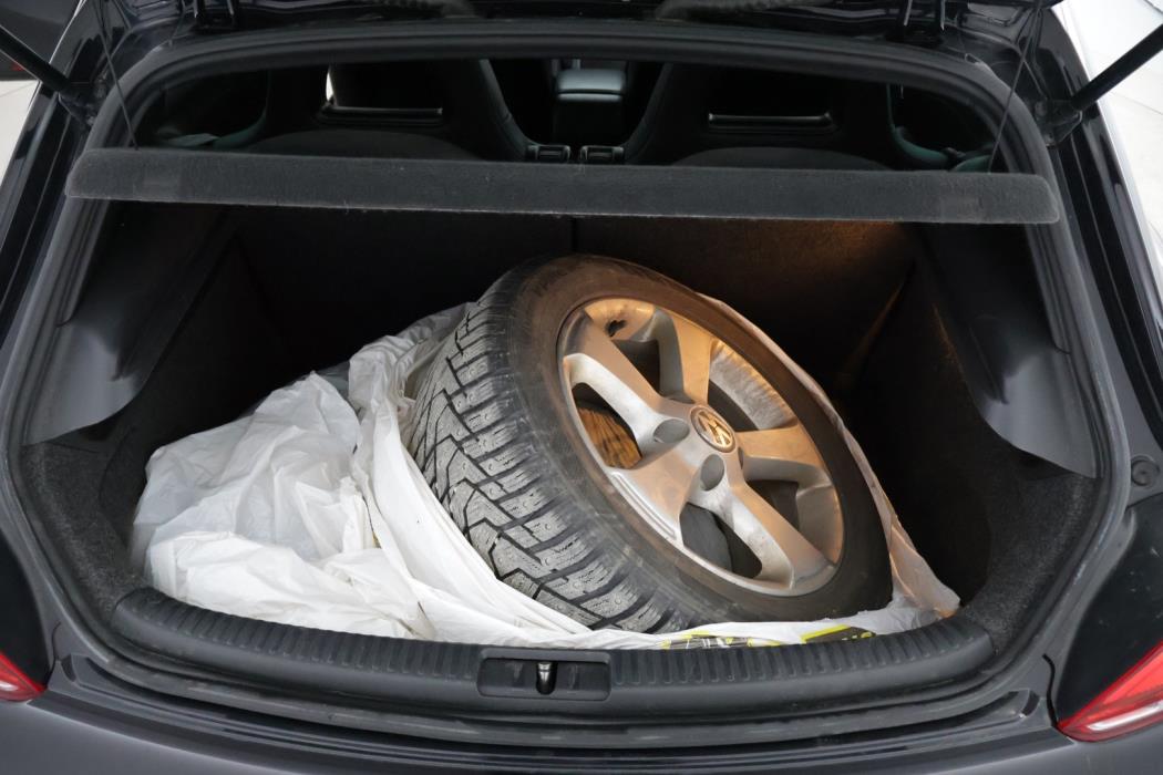 VOLKSWAGEN Scirocco 2011