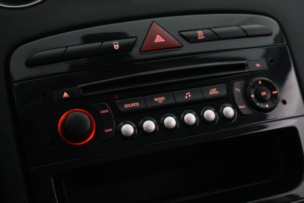 PEUGEOT 308 2013