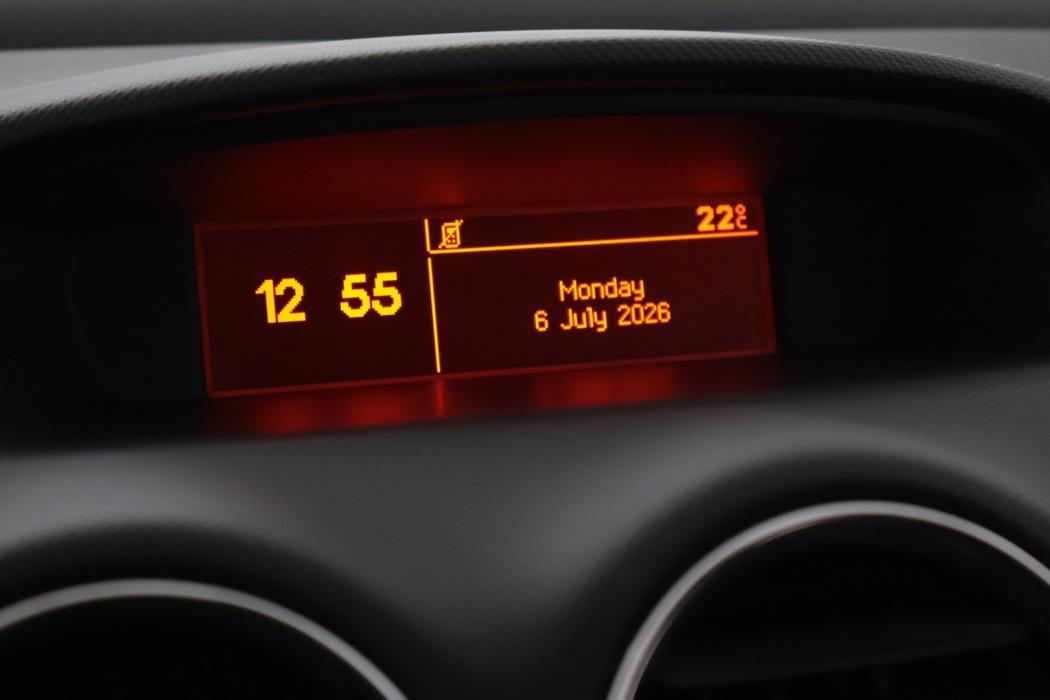 PEUGEOT 308 2013