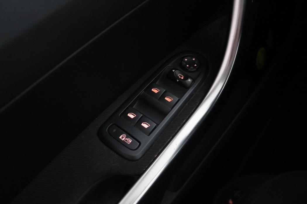 PEUGEOT 308 2013