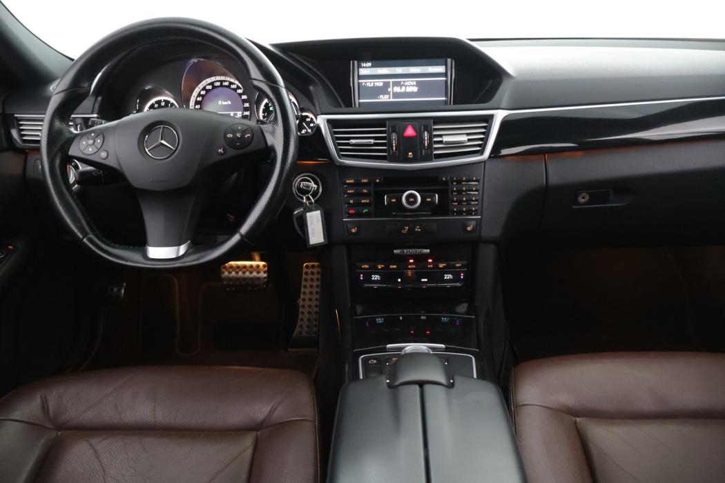MERCEDES-BENZ E 2010