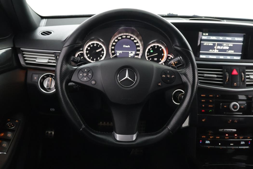 MERCEDES-BENZ E 2010