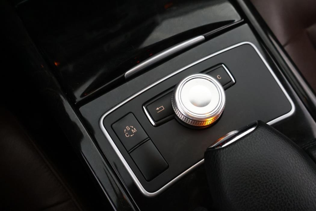 MERCEDES-BENZ E 2010