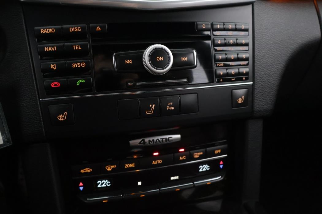 MERCEDES-BENZ E 2010