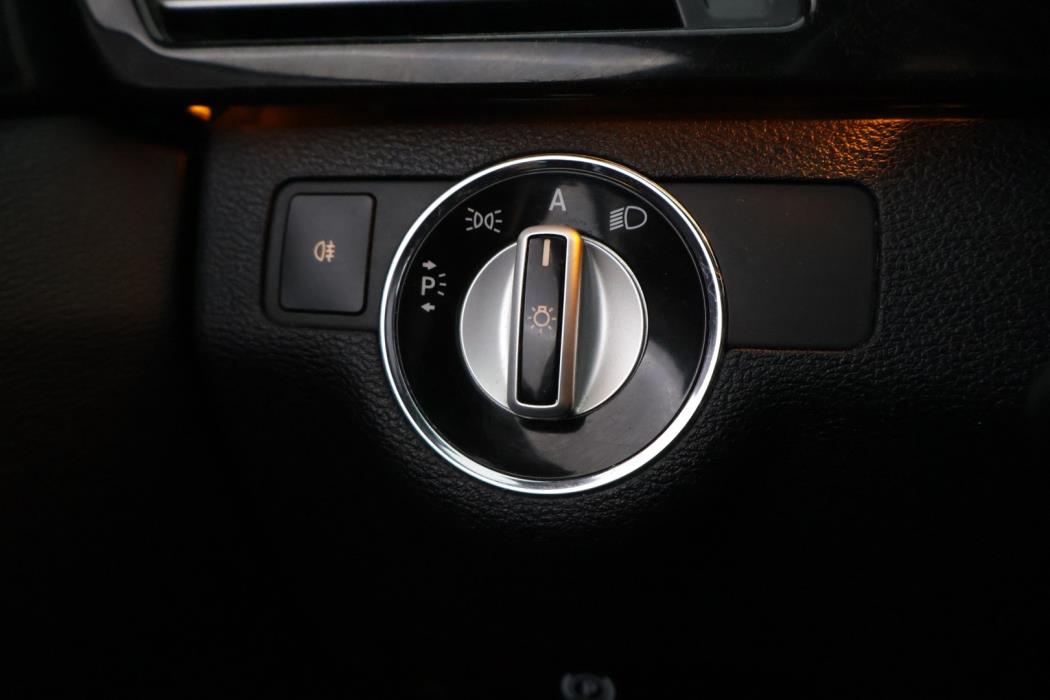 MERCEDES-BENZ E 2010