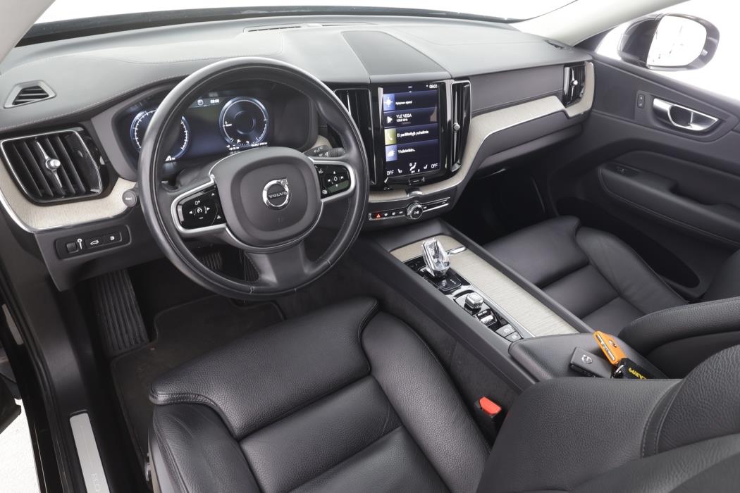 VOLVO XC60 2021