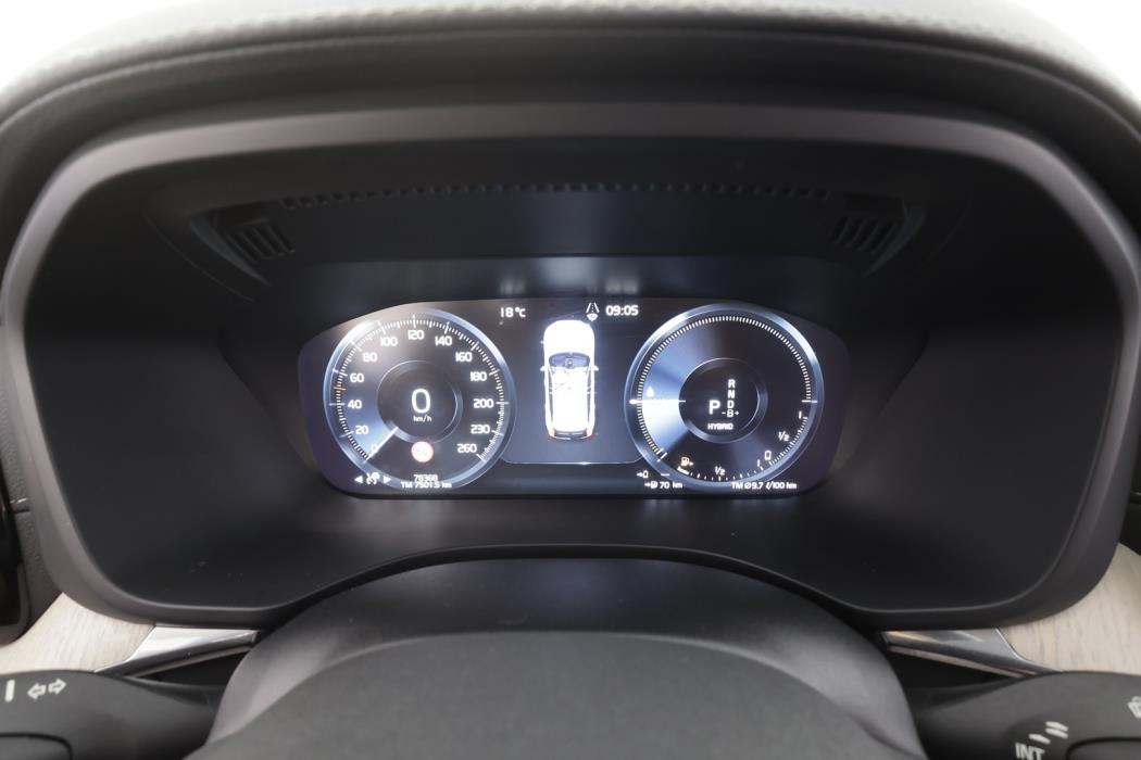 VOLVO XC60 2021