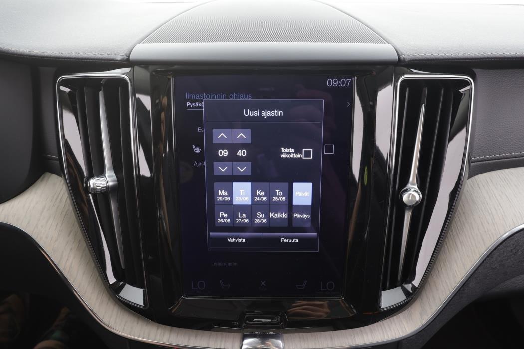 VOLVO XC60 2021