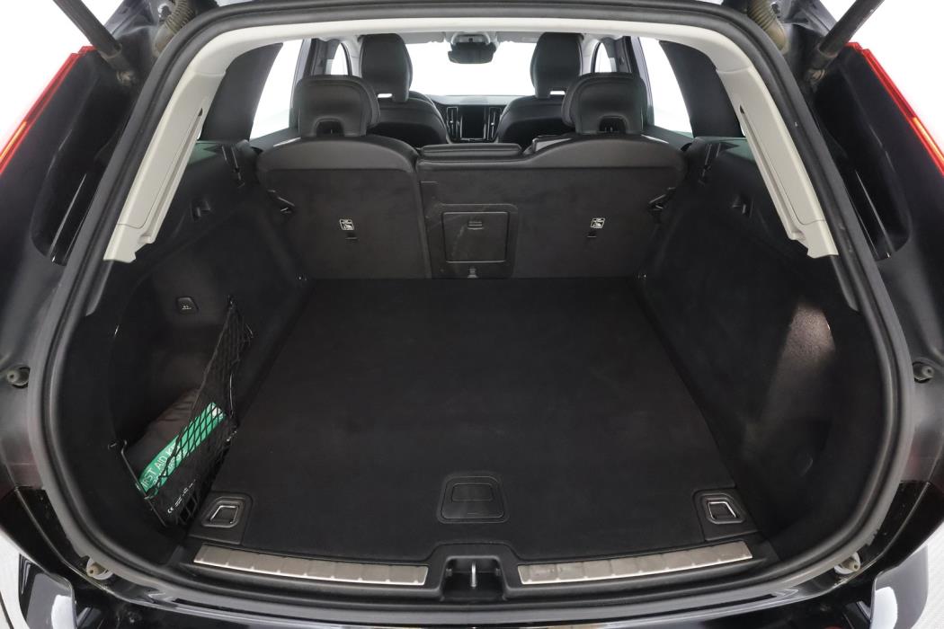 VOLVO XC60 2021