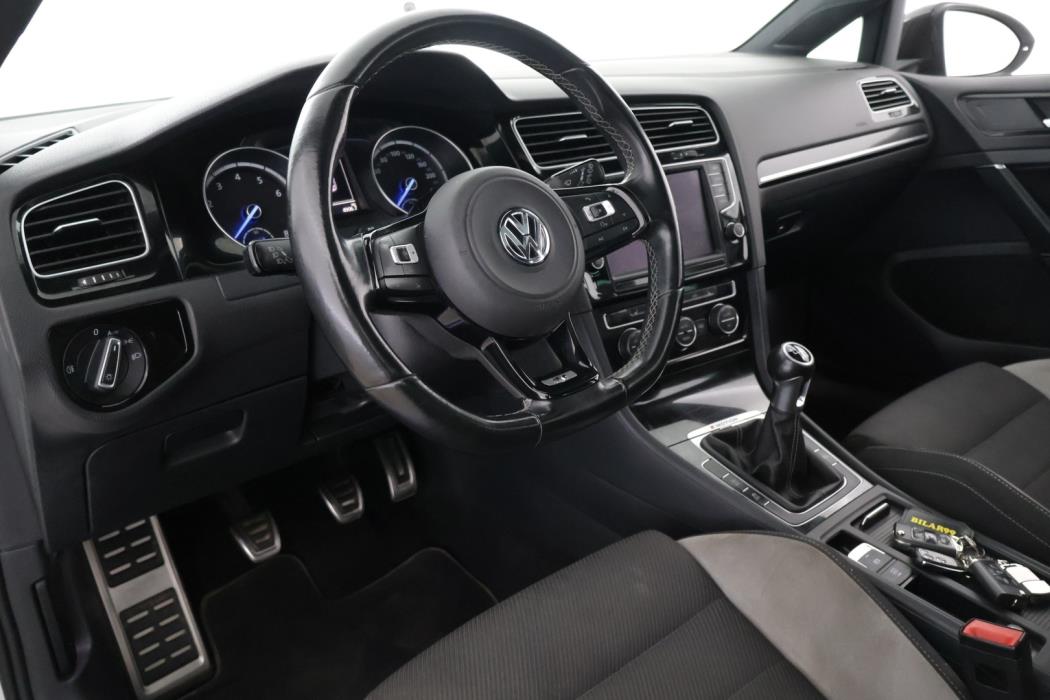 VOLKSWAGEN Golf 2015